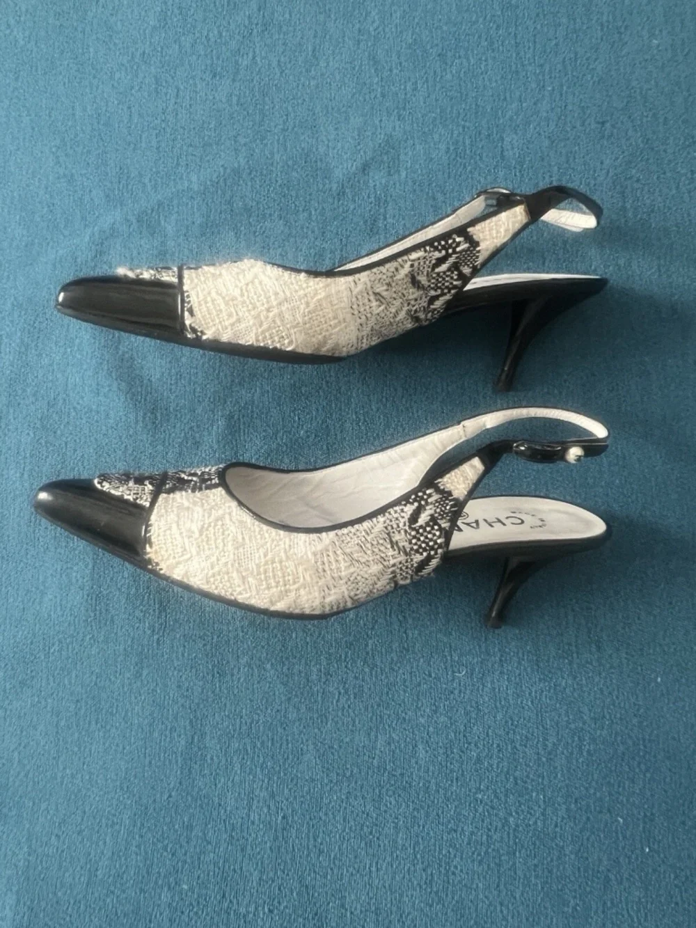 Chanel Vintage Tweed White And Black Kitten Heel Slingbacks Size 36